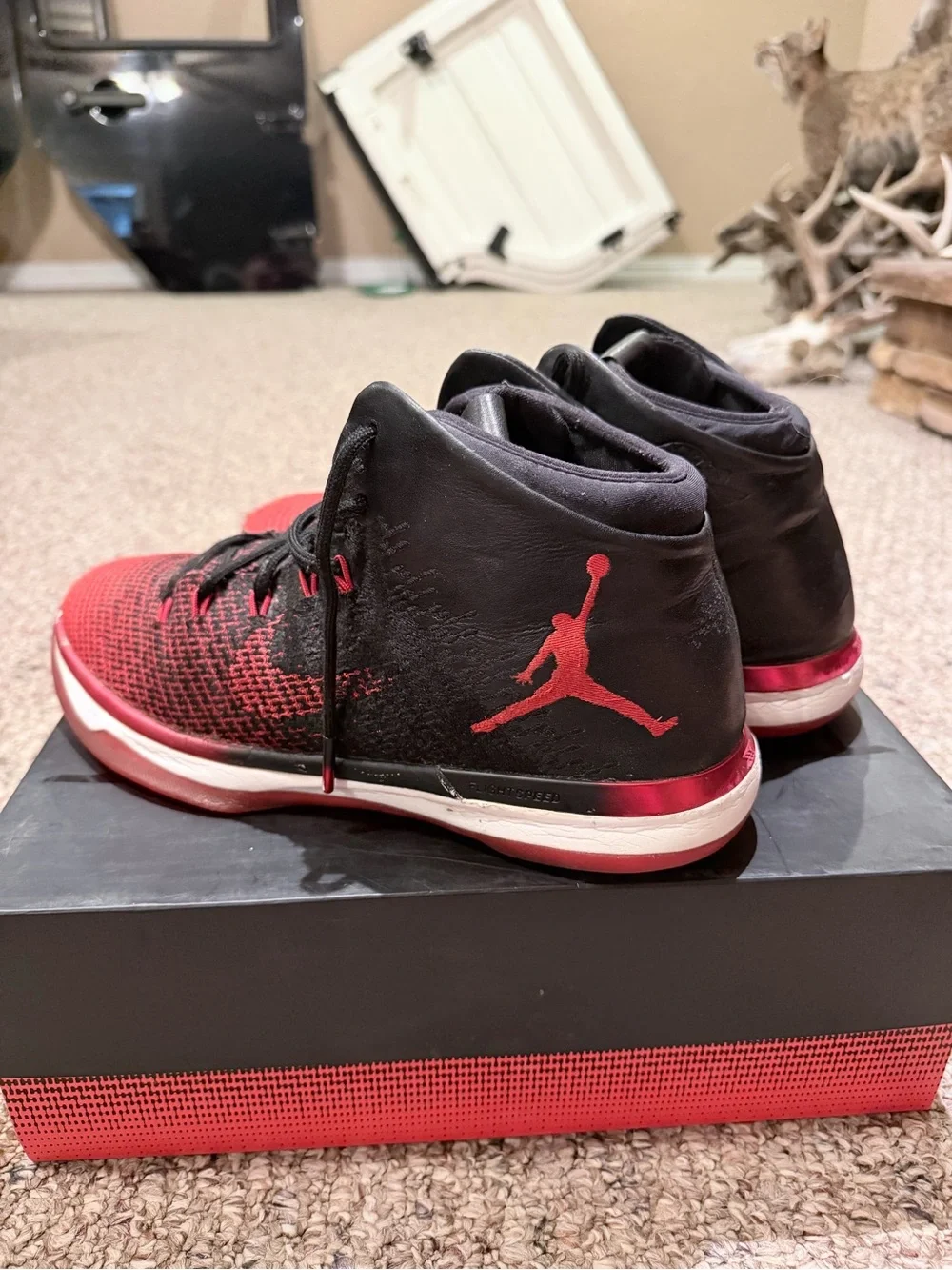 Air Jordan 32 “BANNED” Size 11